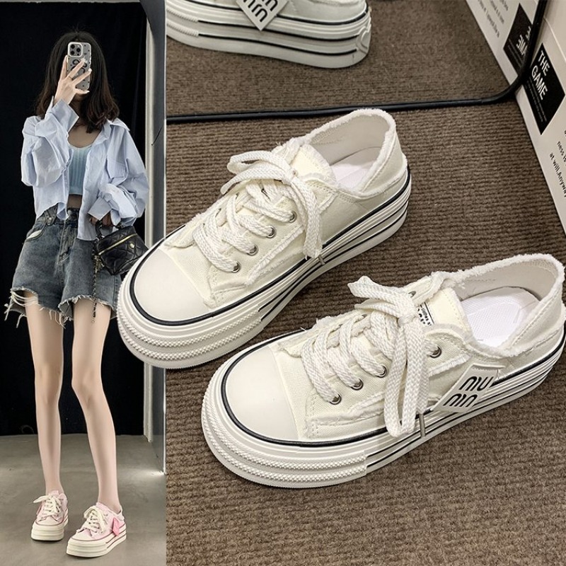 Sepatu Sneakers Wanita Kulit M - Sports Equipment Resale ulasan dan harga
